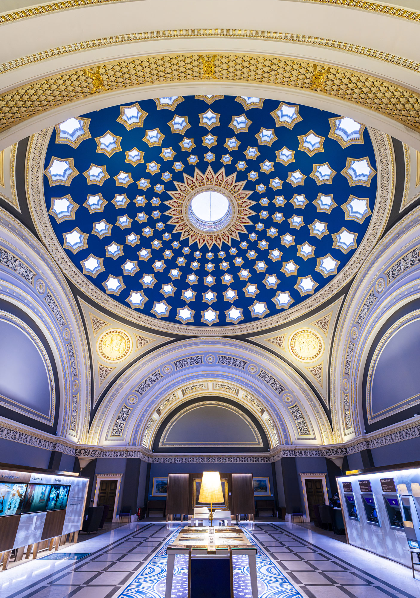 Royal Bank of Scotland at Edinburgh, South East, Scotland — a photography location from The Photos book series