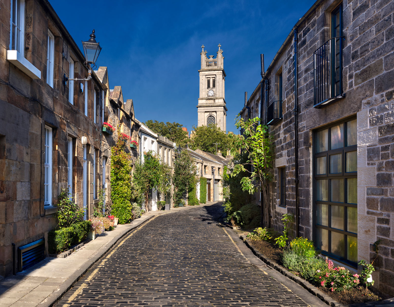 Circus Lane at Edinburgh, South East, Scotland — a photography location from The Photos book series