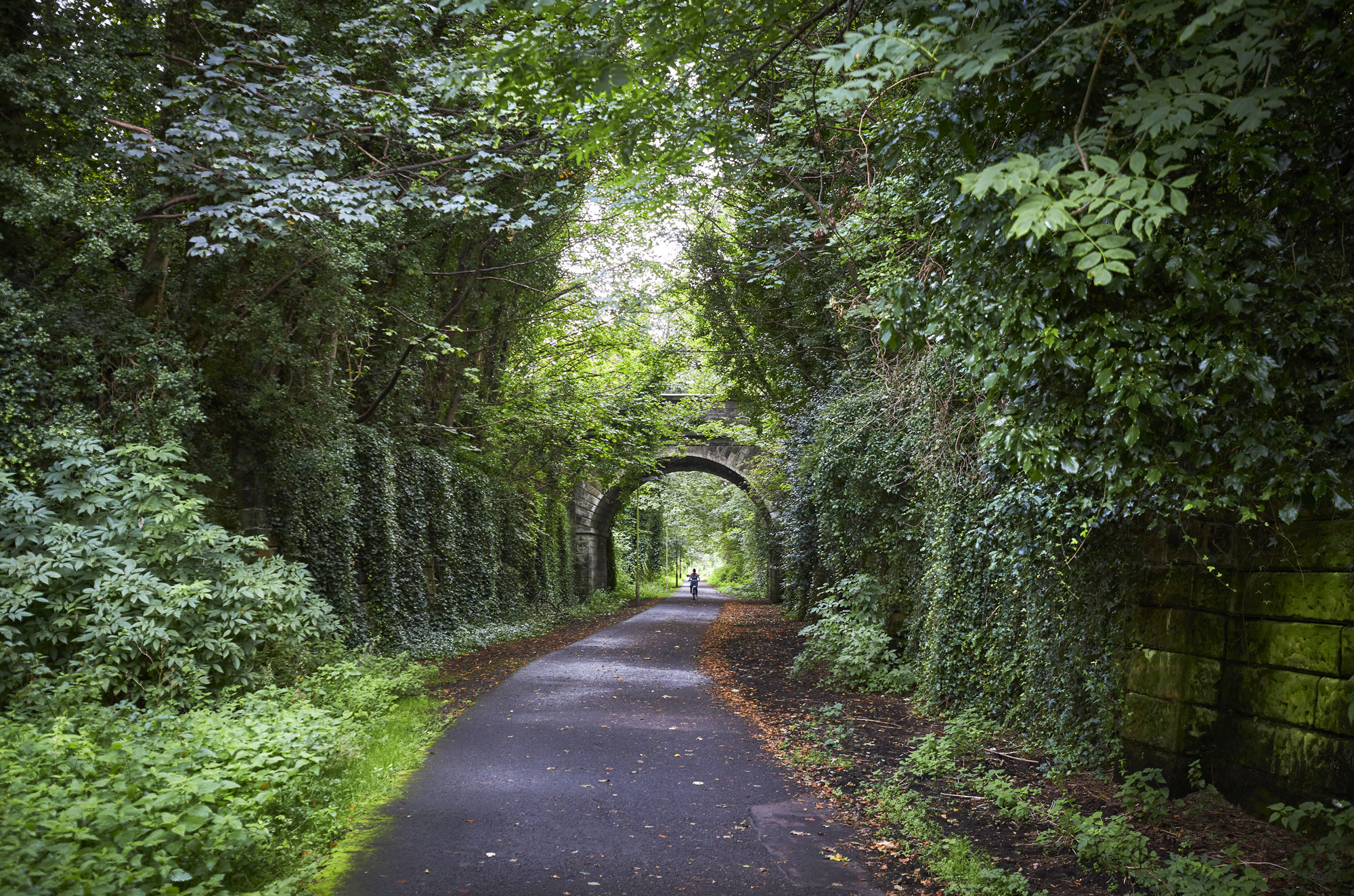 Trinity Bike Path at Edinburgh, South East, Scotland — a photography location from The Photos book series